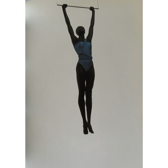 Issey Miyake by Mark Holborn 1995 Trade Paperback Taschen 1st. Edition - Picture 5 of 12